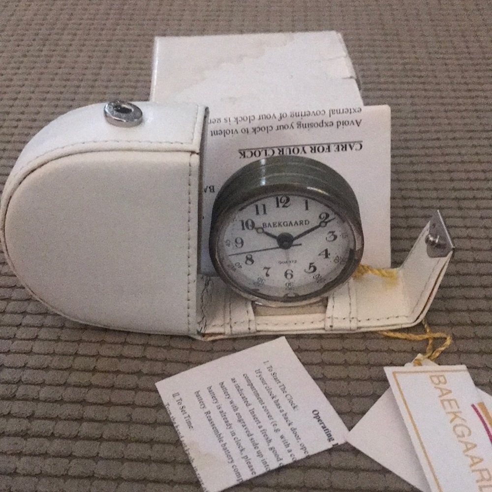 BAEKGAARD TRAVEL CLOCK
